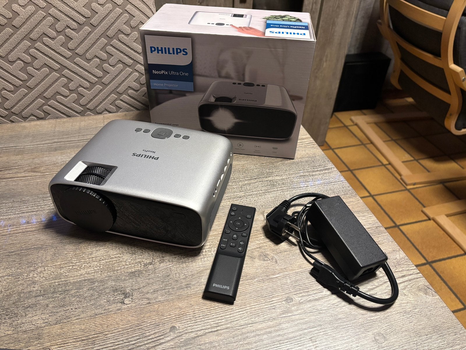 Projecteur ohilips neopix ultra + ecran, Enlèvement, Utilisé, Autre technologie, Philips