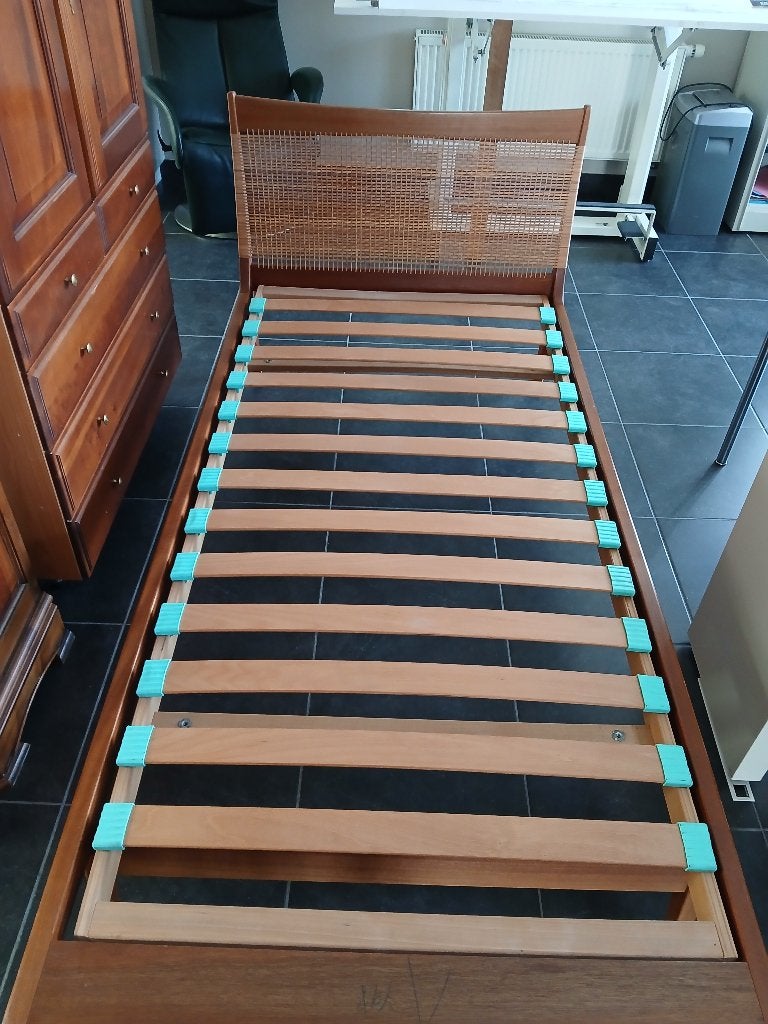 Bed Van Den Berghe Pauvers (2 stuks), Huis en Inrichting, Ophalen, Gebruikt, 90 cm, Bruin
