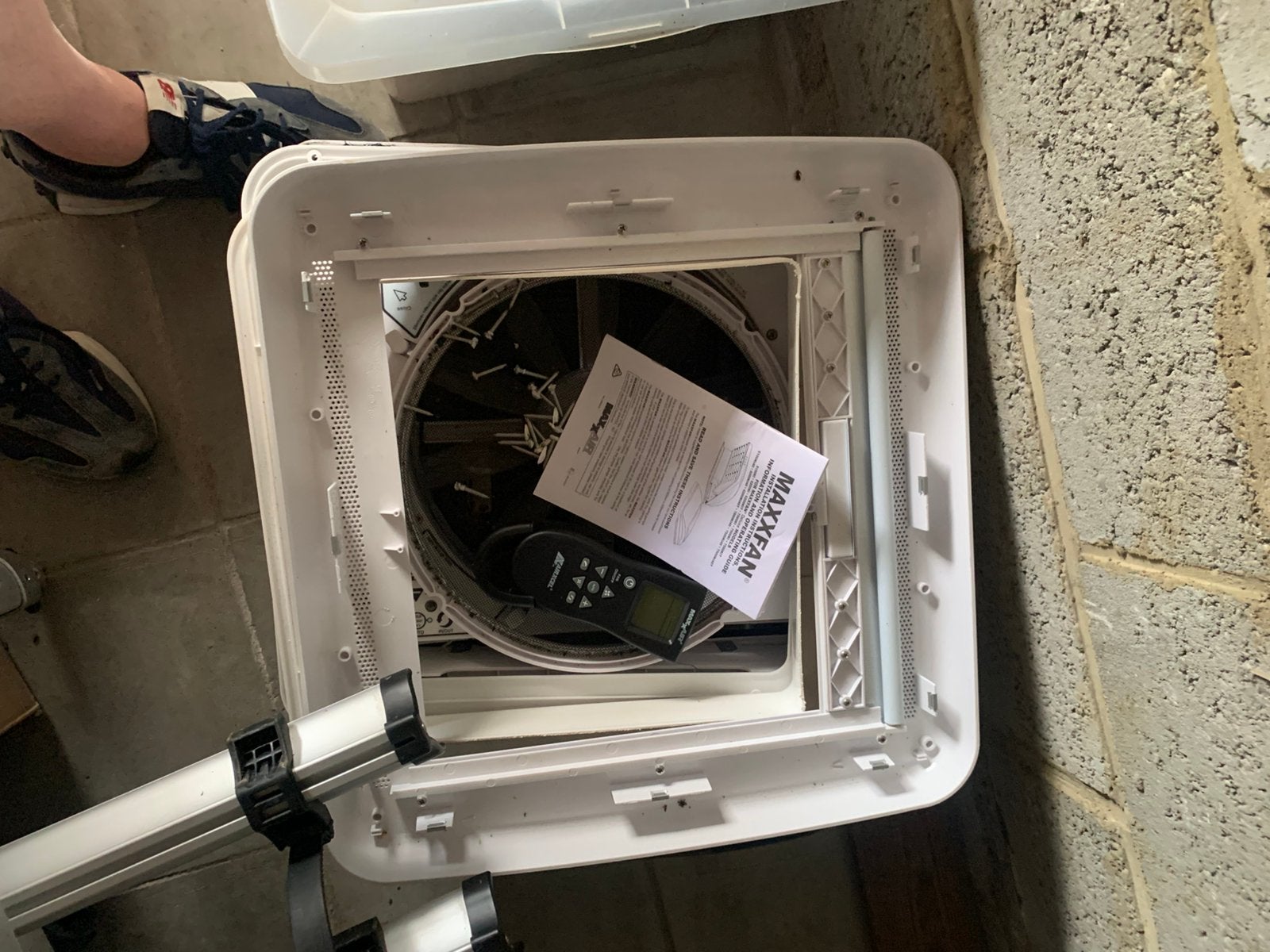 Maxxfan ventilator, Ophalen