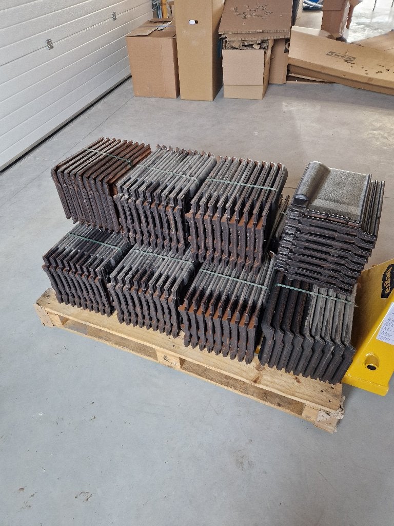 108 dakpannen Wienerberger Côte Fleurie Antraciet mat, Doe-het-zelf en Bouw, Dakpannen en Dakbedekking, Ophalen, Steen of Klei