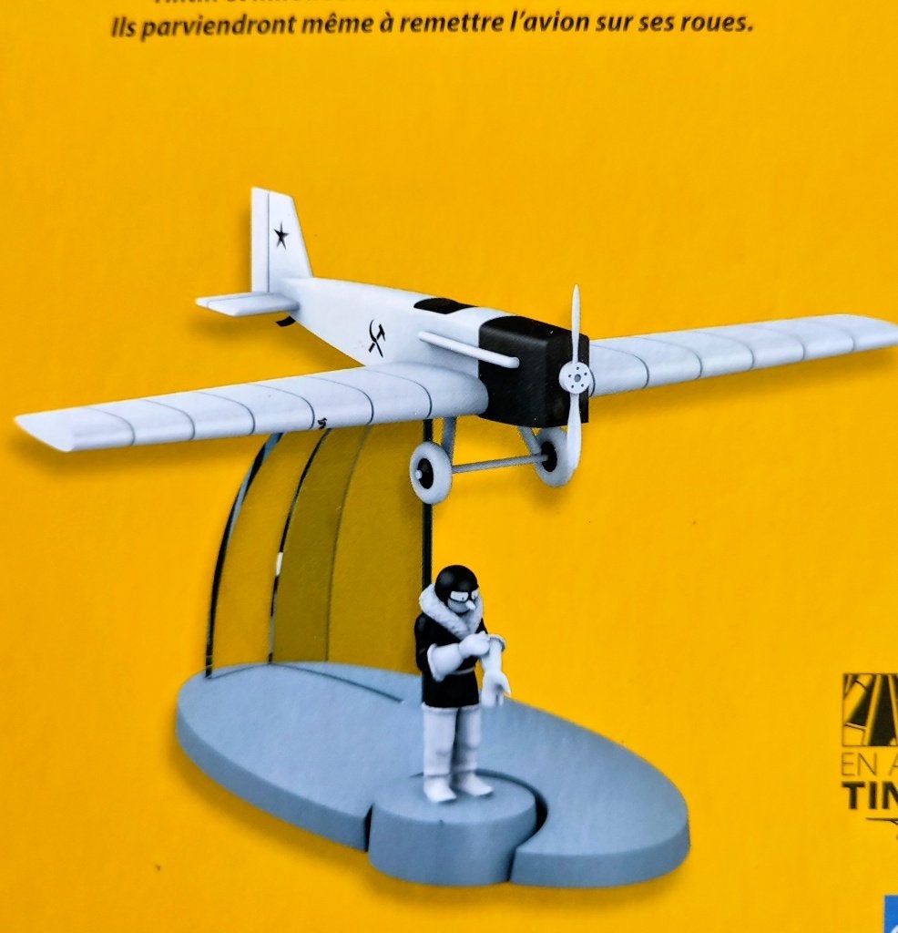 Kuifje Tintin en avion 9. Vliegtuig, staander, beeldje, boek, Verzamelen, Ophalen of Verzenden, Kuifje, Nieuw, Beeldje of Figuurtje