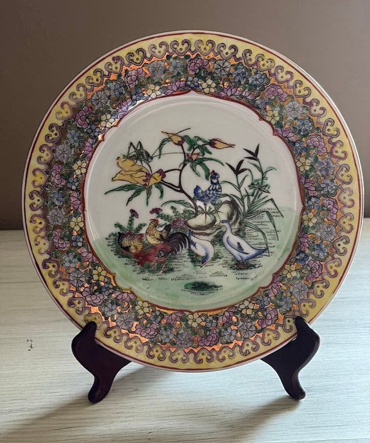 Chinees Famille Rose Bord Hanen & Eenden + Houten Steun, Ophalen of Verzenden