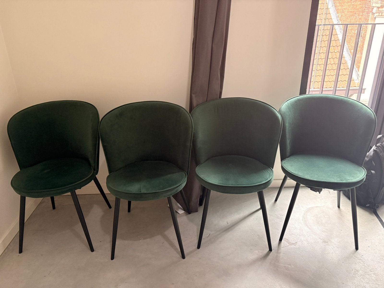4 chaises en velours, Maison & Meubles, Chaises, Enlèvement, Comme neuf