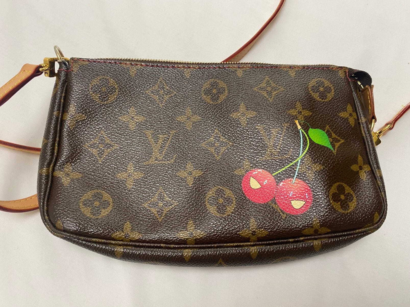 Louis Vuitton Pochette Monogram Cerises 2005 Excellent état, Enlèvement, Comme neuf