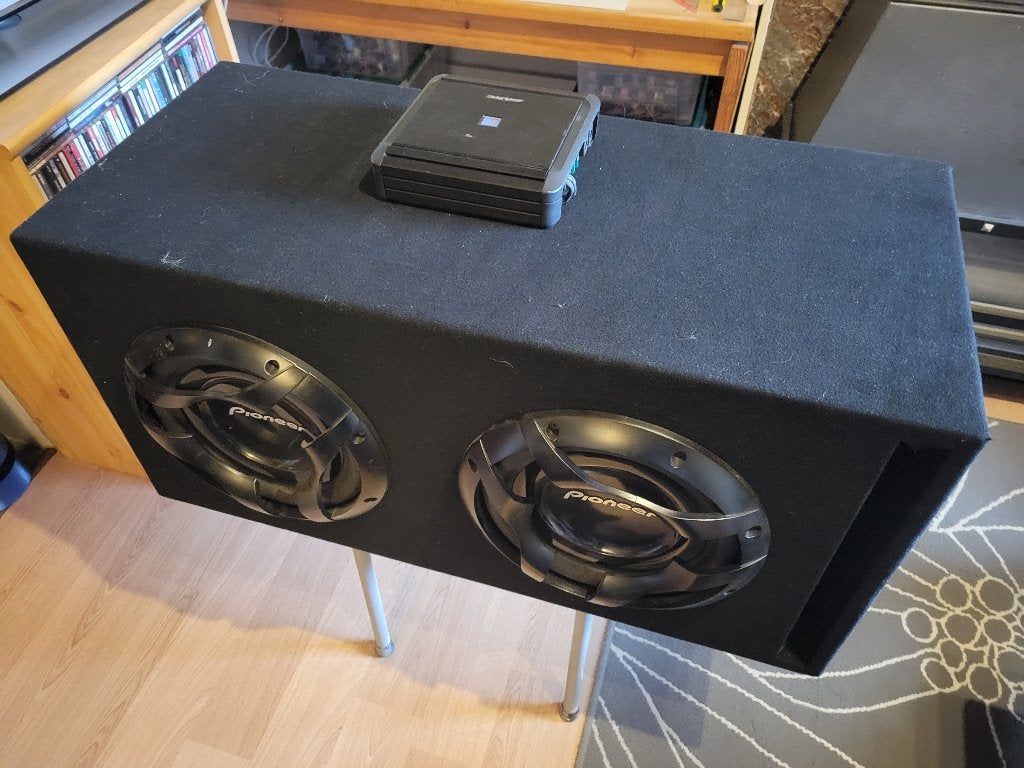 Sub kist met boxen en versterker, Ophalen, Gebruikt