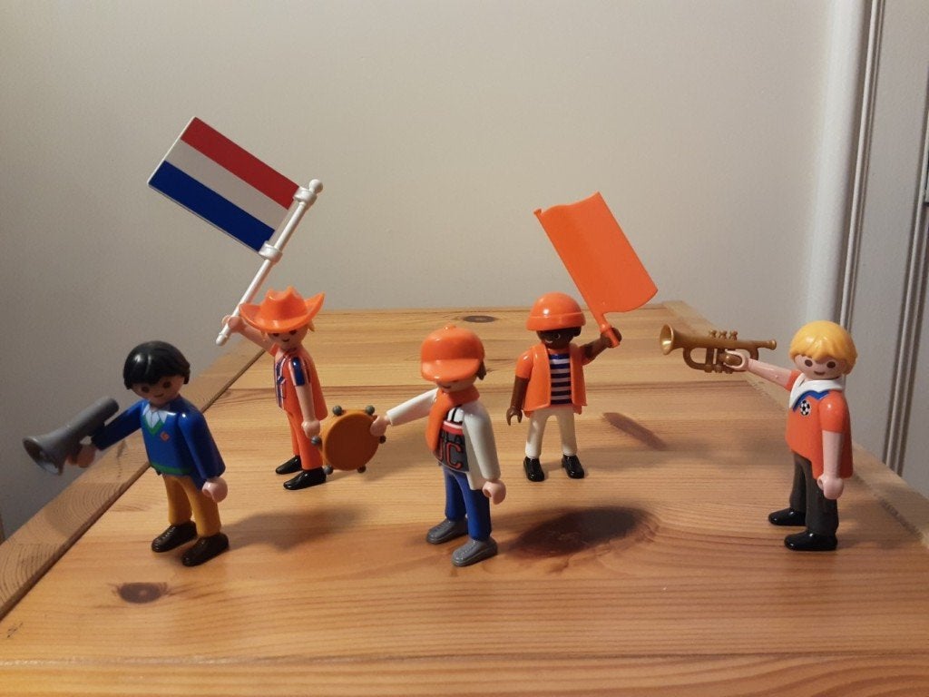 PLaymobil Nederlandse voetbalsupporters, Ophalen of Verzenden, Zo goed als nieuw, Complete set, Figuren