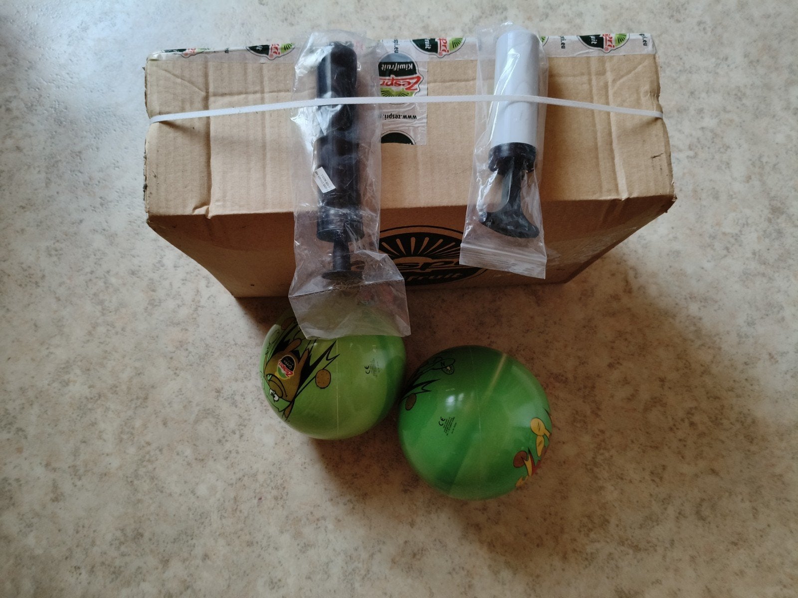 Kleine groene kiwiballen, Enfants & Bébés, Jouets | Figurines, Enlèvement