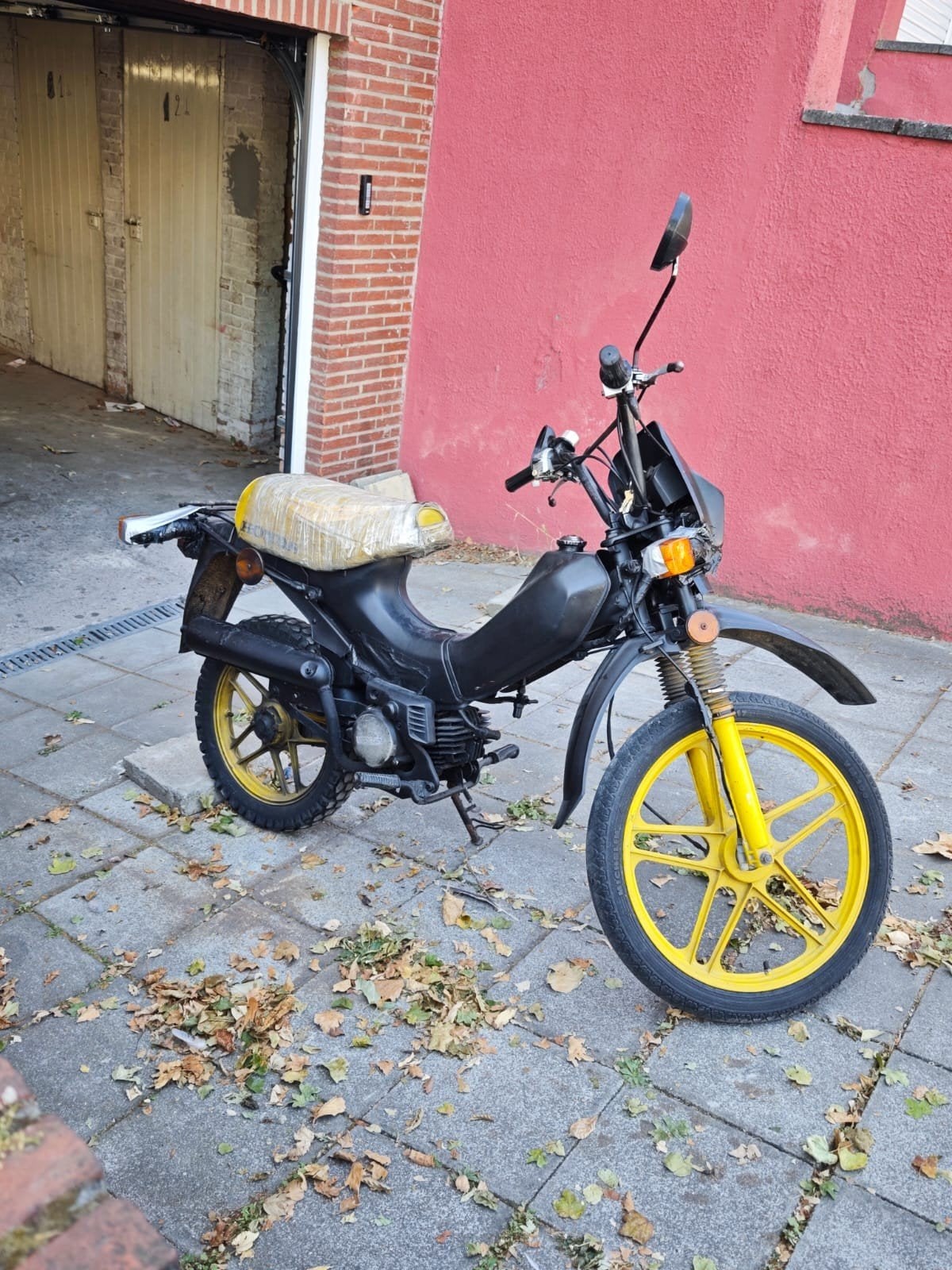 honda px50 2takt A klasse met alle papieren start rijd nog, Fietsen en Brommers, Ophalen