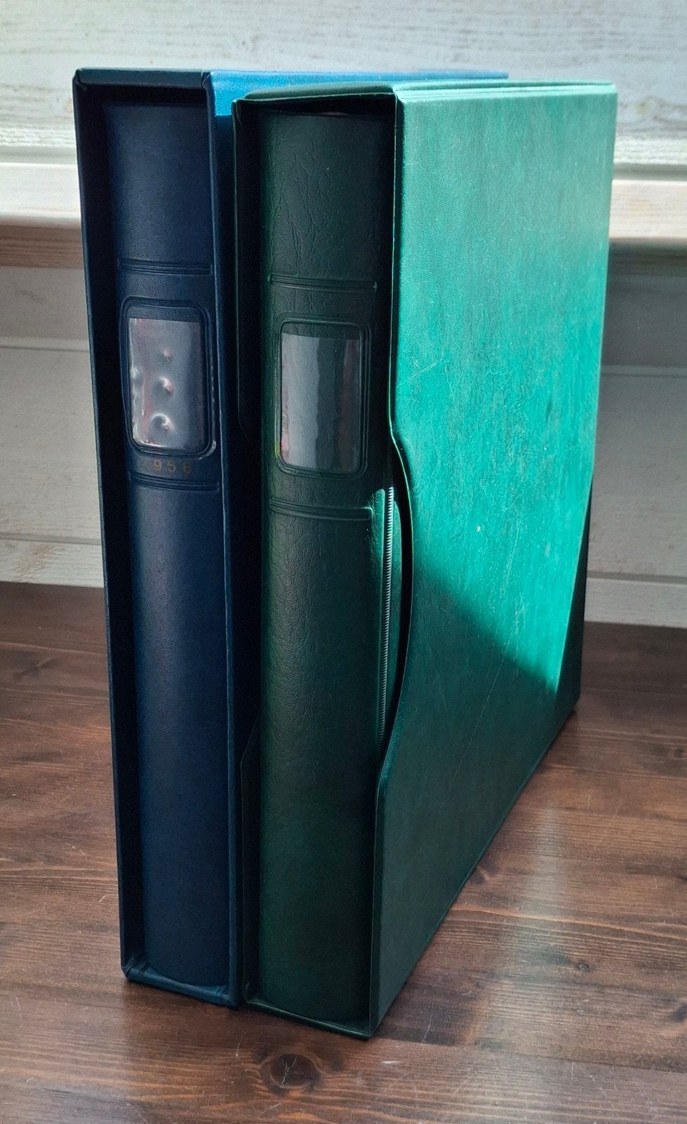 2 lindner ringbanden + insteekbladen, Postzegels en Munten, Ophalen of Verzenden