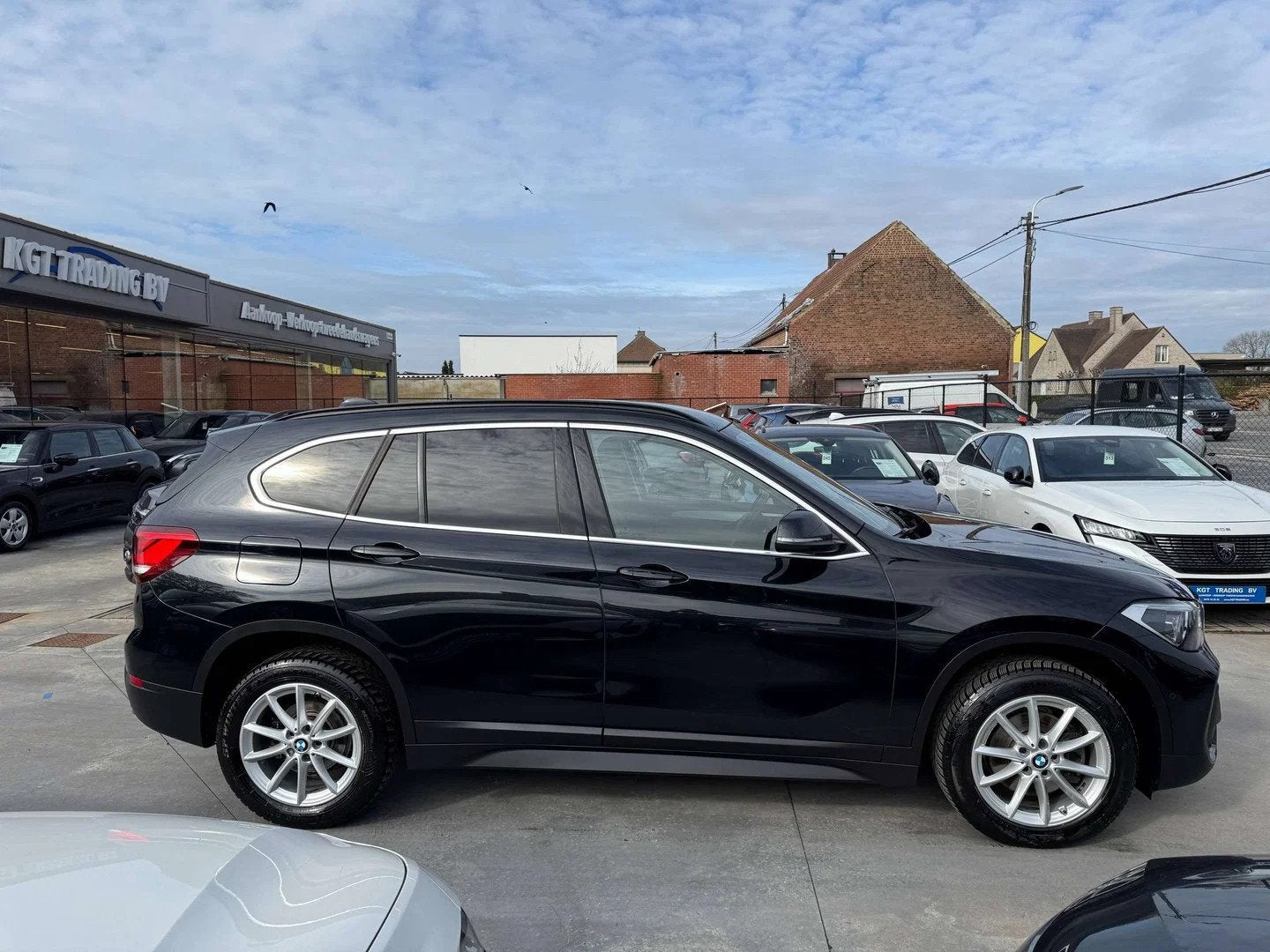 BMW X1 2.0DA 136PK AUTOMAAT NAVI ZWART LEDER FULL LED CAMERA, Auto's, 118 g/km, 4 cilinders, Parkeerassistent, 136 pk