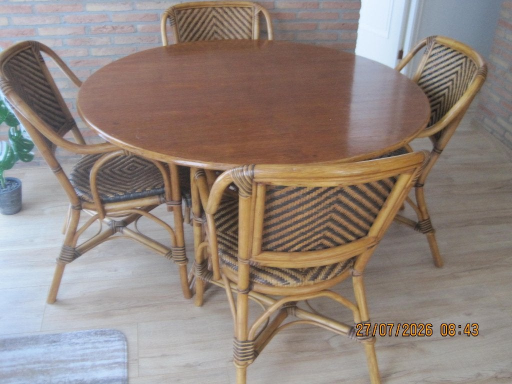 Eettafel, Huis en Inrichting, Ophalen, Gebruikt, Rond, Vier personen