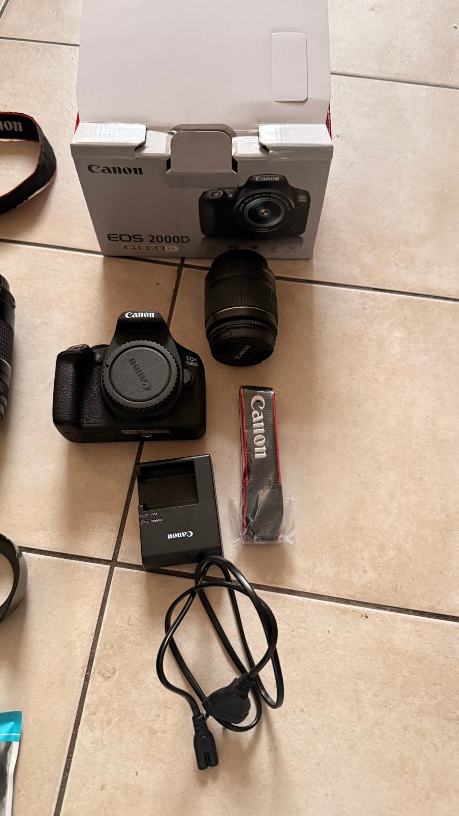 Canon eos 2000D, TV, Hi-fi & Vidéo, Appareils photo numériques, Enlèvement, Comme neuf, Chargeur, Canon
