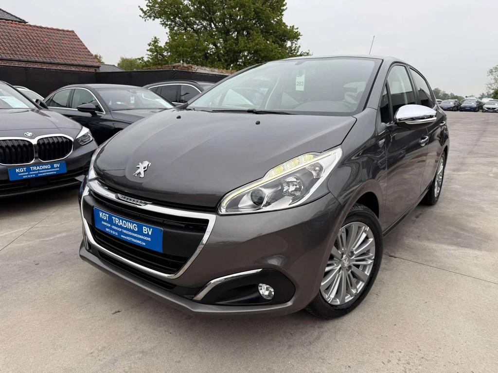 Peugeot 208 1.2i 5-DEURS NAVIGATIE CARPLAY PDC ALU BLUETOOTH, Auto's, Stof, Gebruikt, 1199 cc, https://public.car-pass.be/vhr/bc3c82ba-afb2-4b2f-b69c-3d2f37ad6724