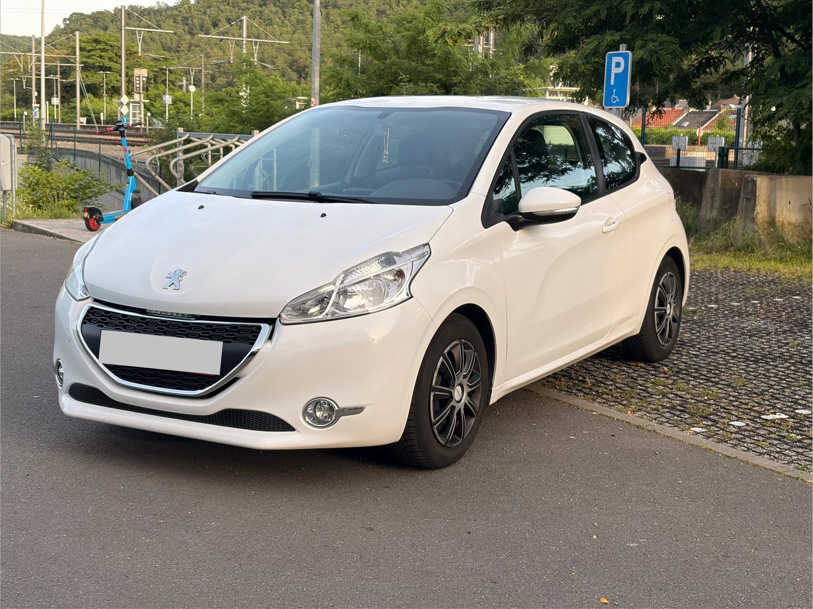 Peugeot 208, Auto's, Voorwielaandrijving, Euro 5, Zwart, 1199 cc