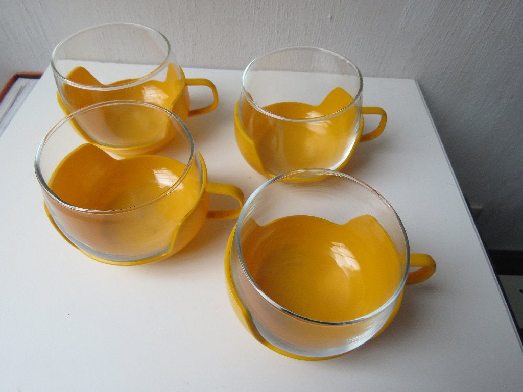 Set de 4 verres à café, verres à thé, jaunes, années 70, Antiquités & Art, Enlèvement ou Envoi