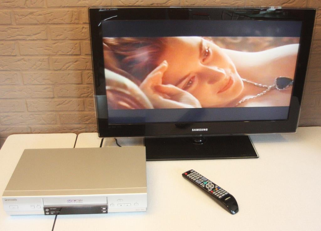 Samsung TV Mt Afstandsbediening / LCD / 3 x HDMI / 2 X Scart, LCD, Ophalen of Verzenden, Zo goed als nieuw, Samsung
