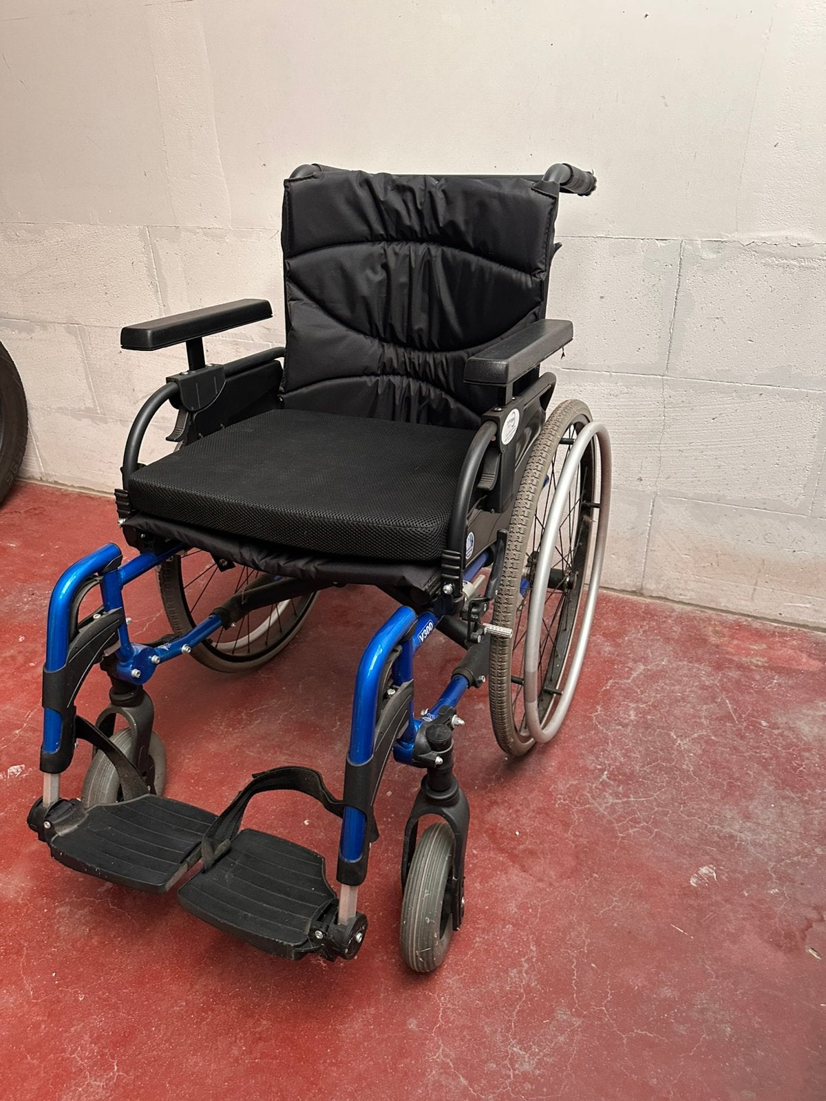 Vermeiren V300 rolstoel + zitkussen – zeer weinig gebruikt, Diversen, Ophalen, Inklapbaar, Zo goed als nieuw, Duwrolstoel