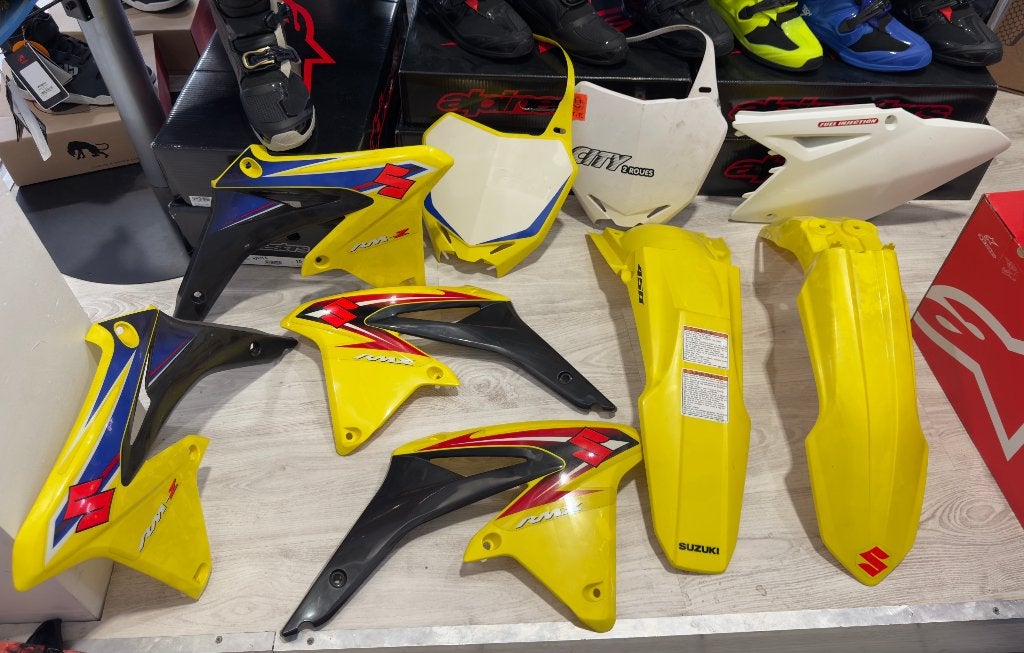 Suzuki plastic set, Ophalen, Nieuw