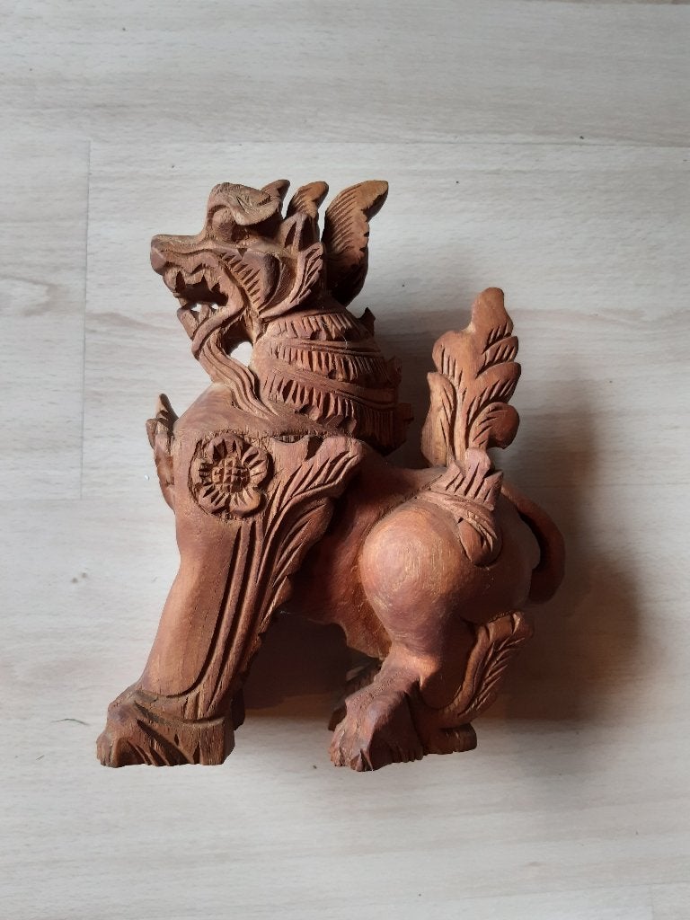 Foo Dog en bois sculpté à la main, Bois, Brun, Asie, Autres sujets