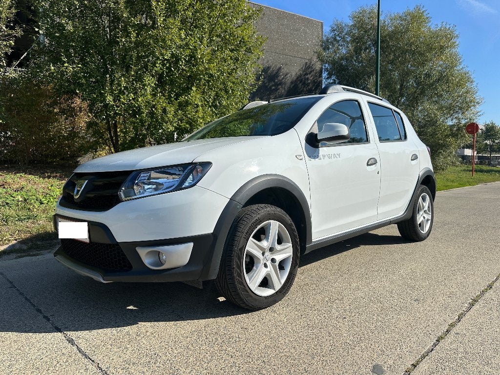 Dacia Sandero Stepway 1.5 dCi 90 pk 2015 slechts 27.500 km, Auto's, Voorwielaandrijving, Stof, 4 cilinders, Wit
