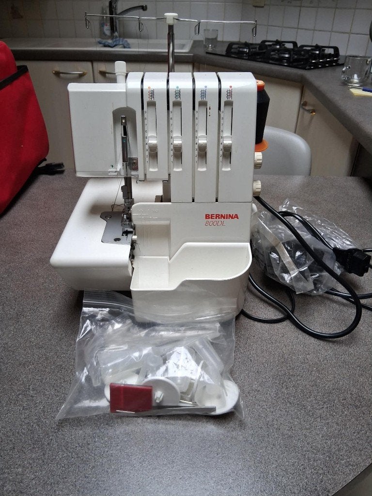 Bernina 800 DL Overlockmachine, Hobby en Vrije tijd, Ophalen, Bernina, Industrieel, Naaimachine
