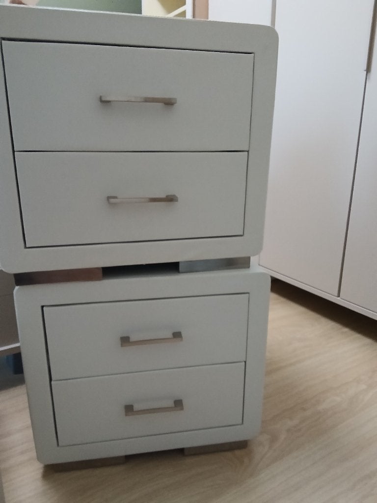 Twee witte nachtkastjes, Huis en Inrichting, Ophalen, Gebruikt