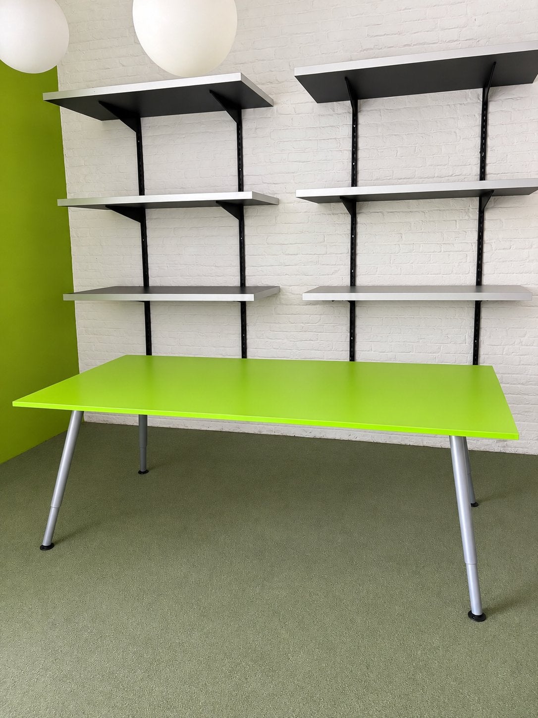 Table fabriqué en plexi spécial, Maison & Meubles, Enlèvement, Moderne, Vert, Plastique