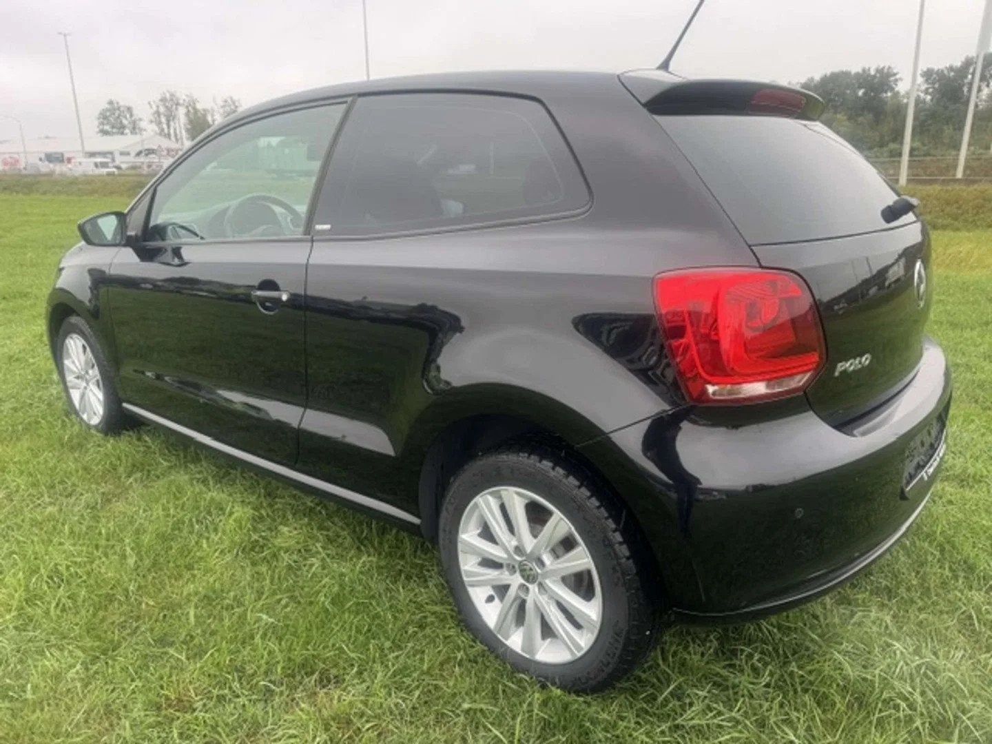 Volkswagen Polo Polo 1.2i Style / Garantie 12m. (bj 2012), Auto's, Euro 5, Stof, Gebruikt, Zwart