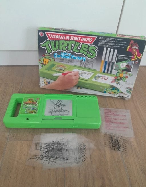 Turtles light up cartoon factory, Enlèvement ou Envoi, Utilisé