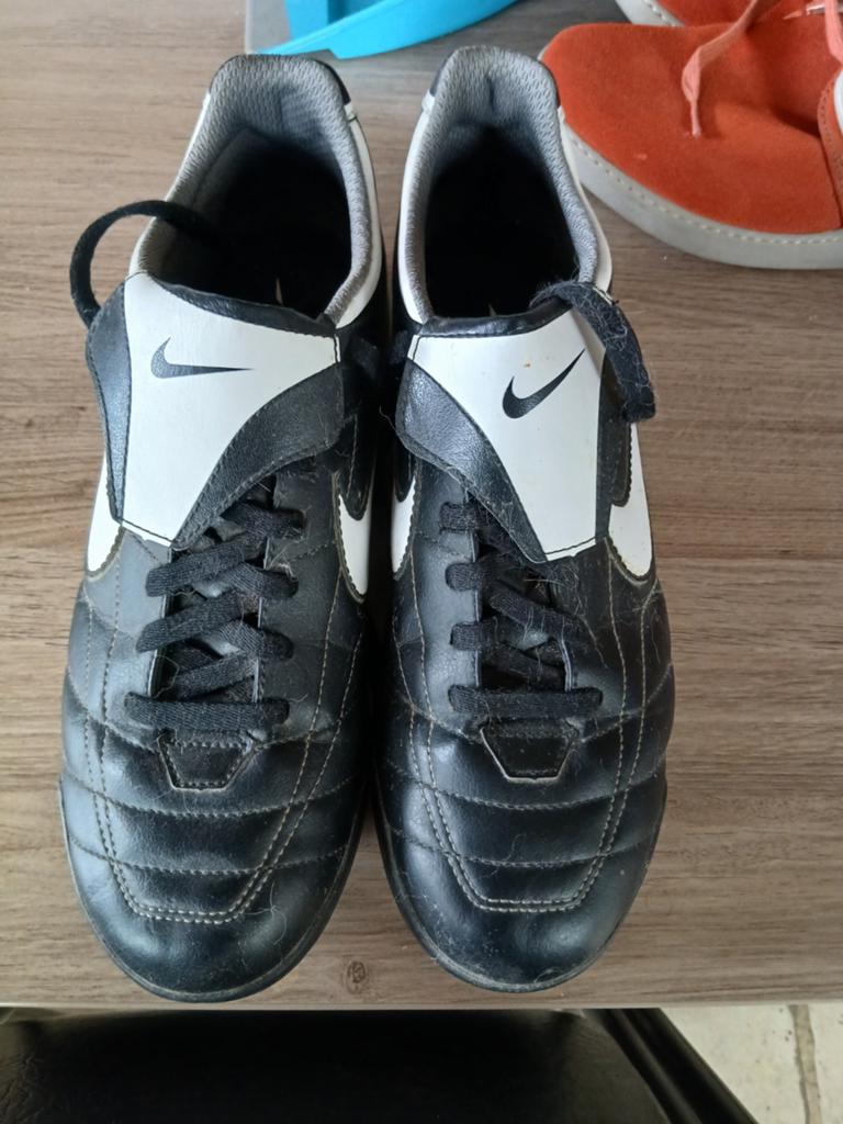 Chaussures de football Nike, Enlèvement, Chaussures