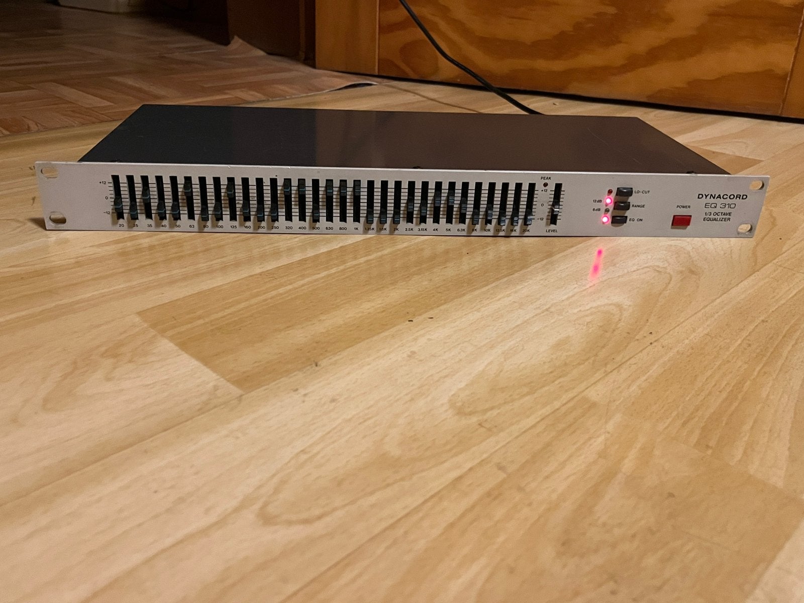 Égaliseur graphique professionnel Dynacord EQ 310, Audio, Tv en Foto, Professionele apparaten, Ophalen, Zo goed als nieuw