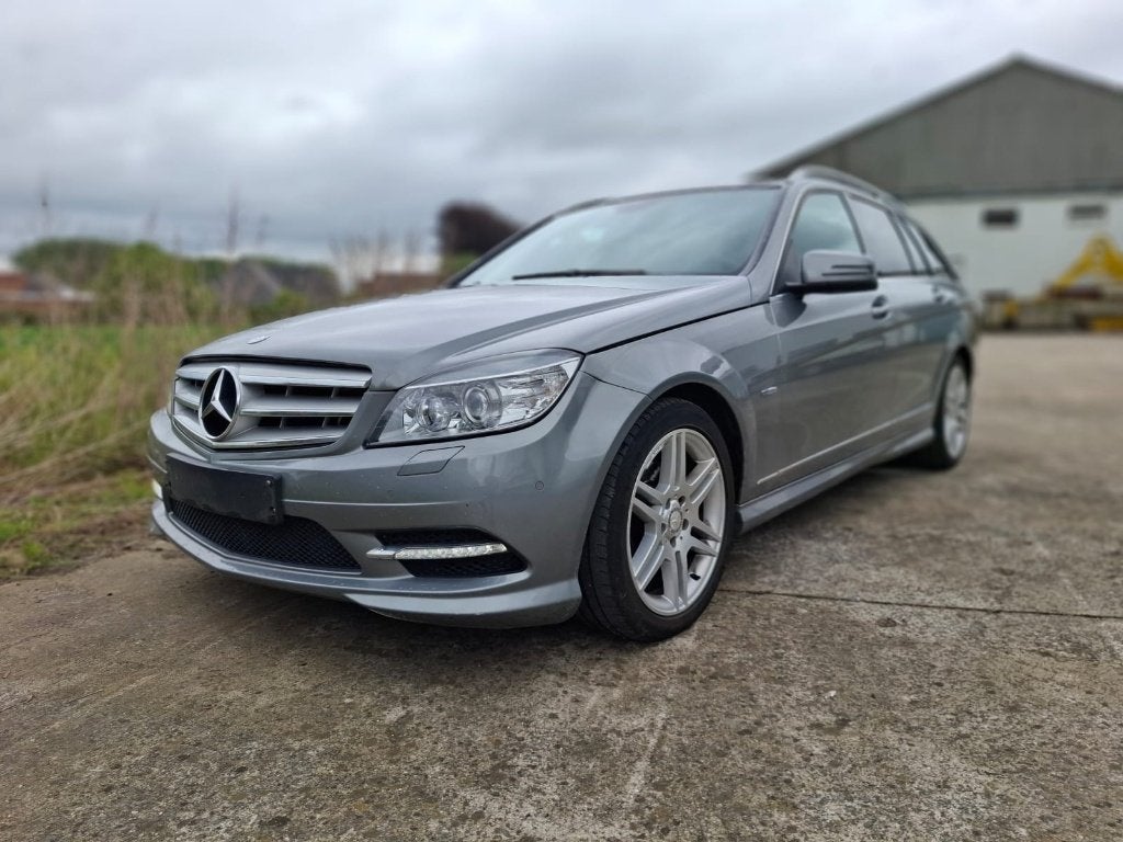 Mercedes-Benz C 200 CDI BlueEFFICIENCY Avantgarde, 100 kW, Achat, Entretenue par le concessionnaire, Noir