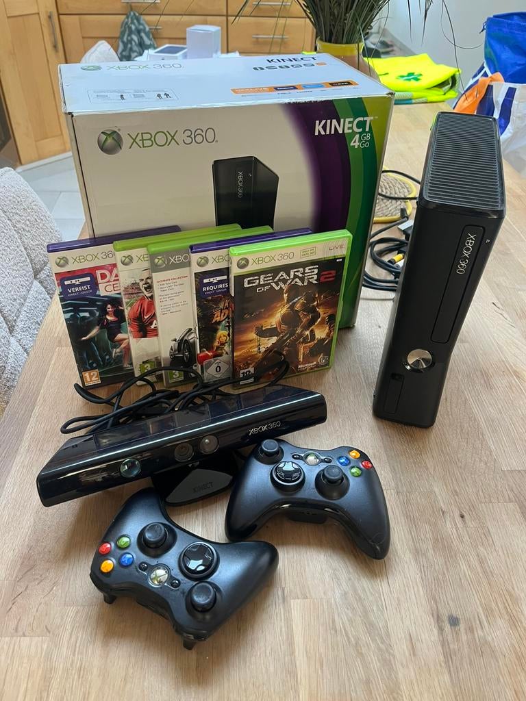 Xbox 360 kinect, 4 GB, Avec jeux, Enlèvement, Utilisé