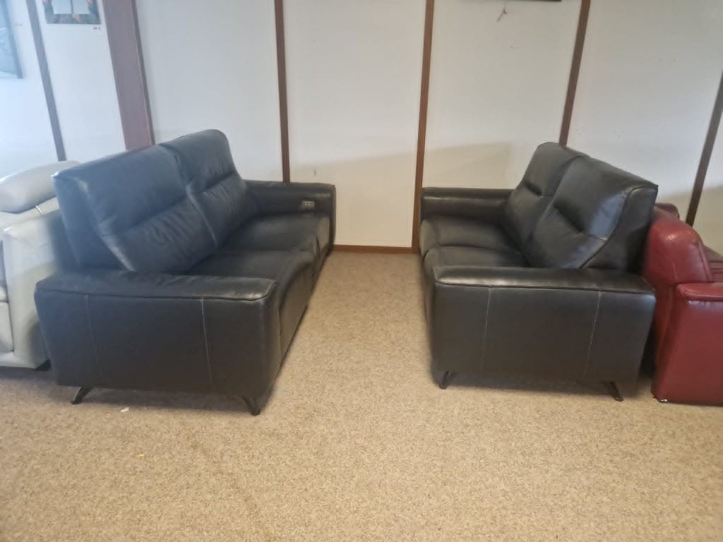 ZWARTE LEDEREN SALON MET ELEKTRISCHE RELAXEN, Ophalen, Gebruikt, Leer