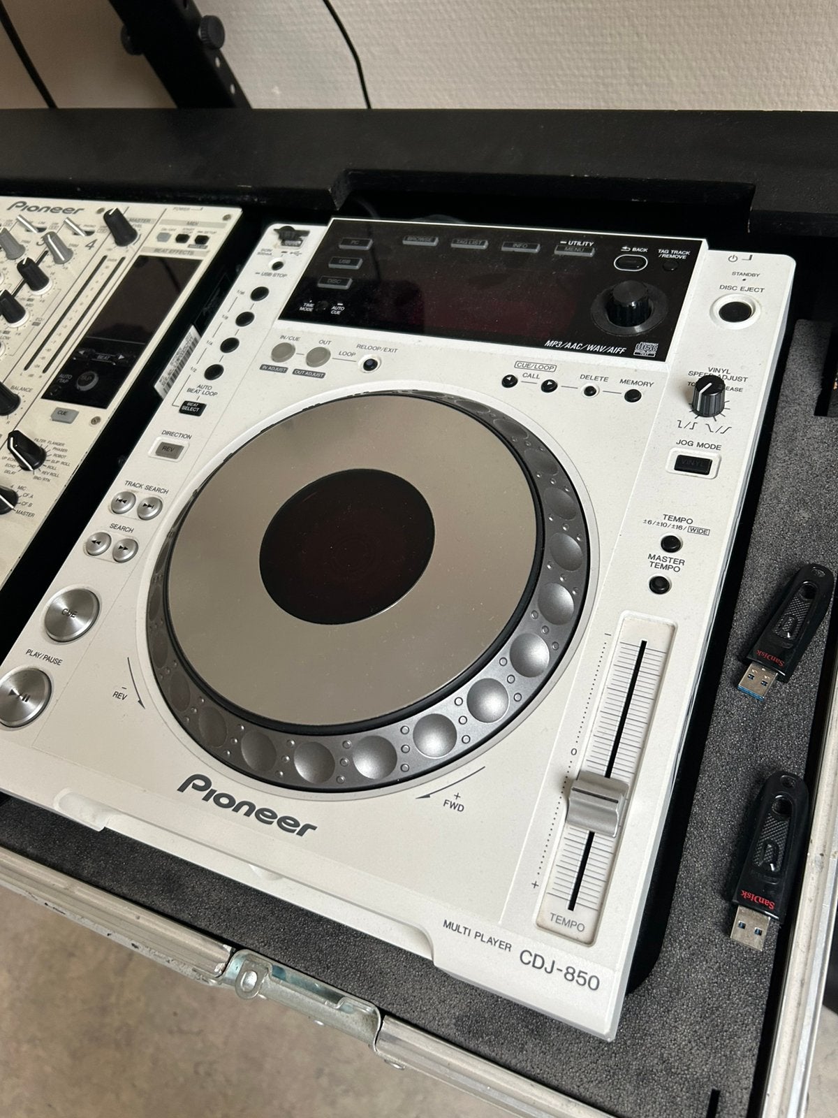 Witte Pioneer Dj set-up djm-850+cdj-850in pioneer flightcase, Ophalen, Zo goed als nieuw, Dj-set, Pioneer