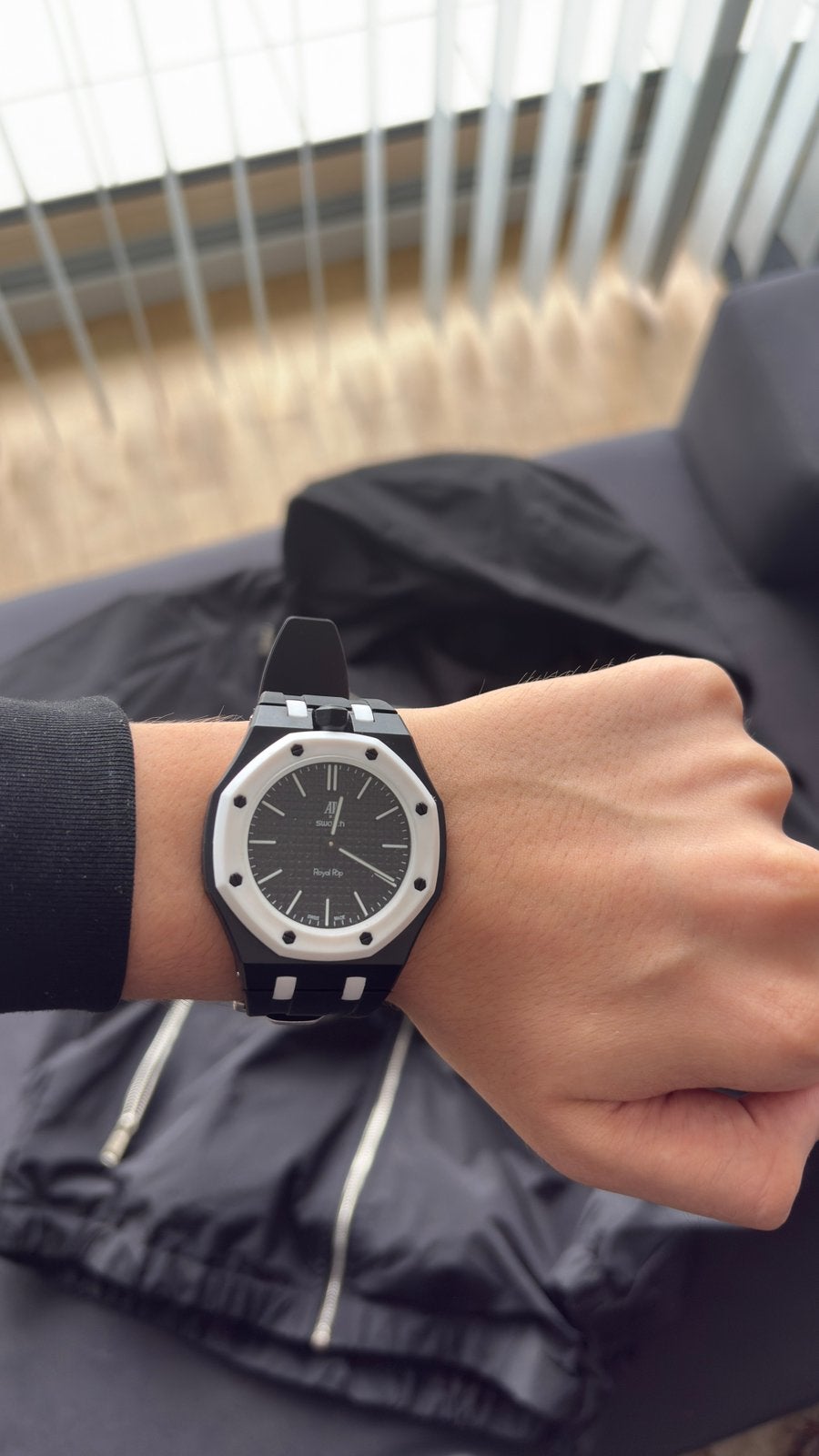 swatch x ap royal pop zwart met bandje, Ophalen, Nieuw, Zakhorloge, Swatch