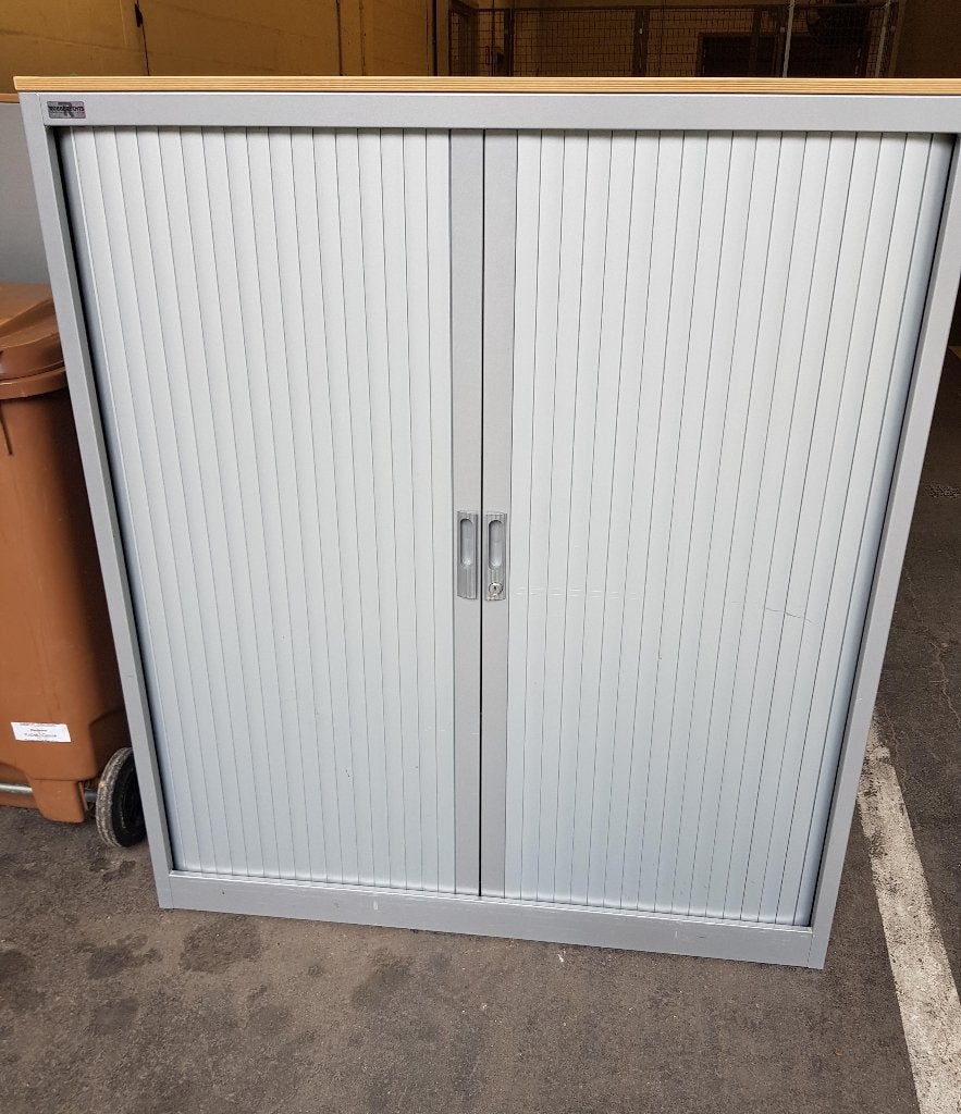 Armoire métallique professionnel porte coullisante, Enlèvement ou Envoi, Comme neuf, Étagère