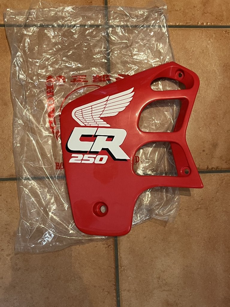Honda CR250 1989 Honda originele nieuwe radiatorkap, Motoren, Ophalen of Verzenden
