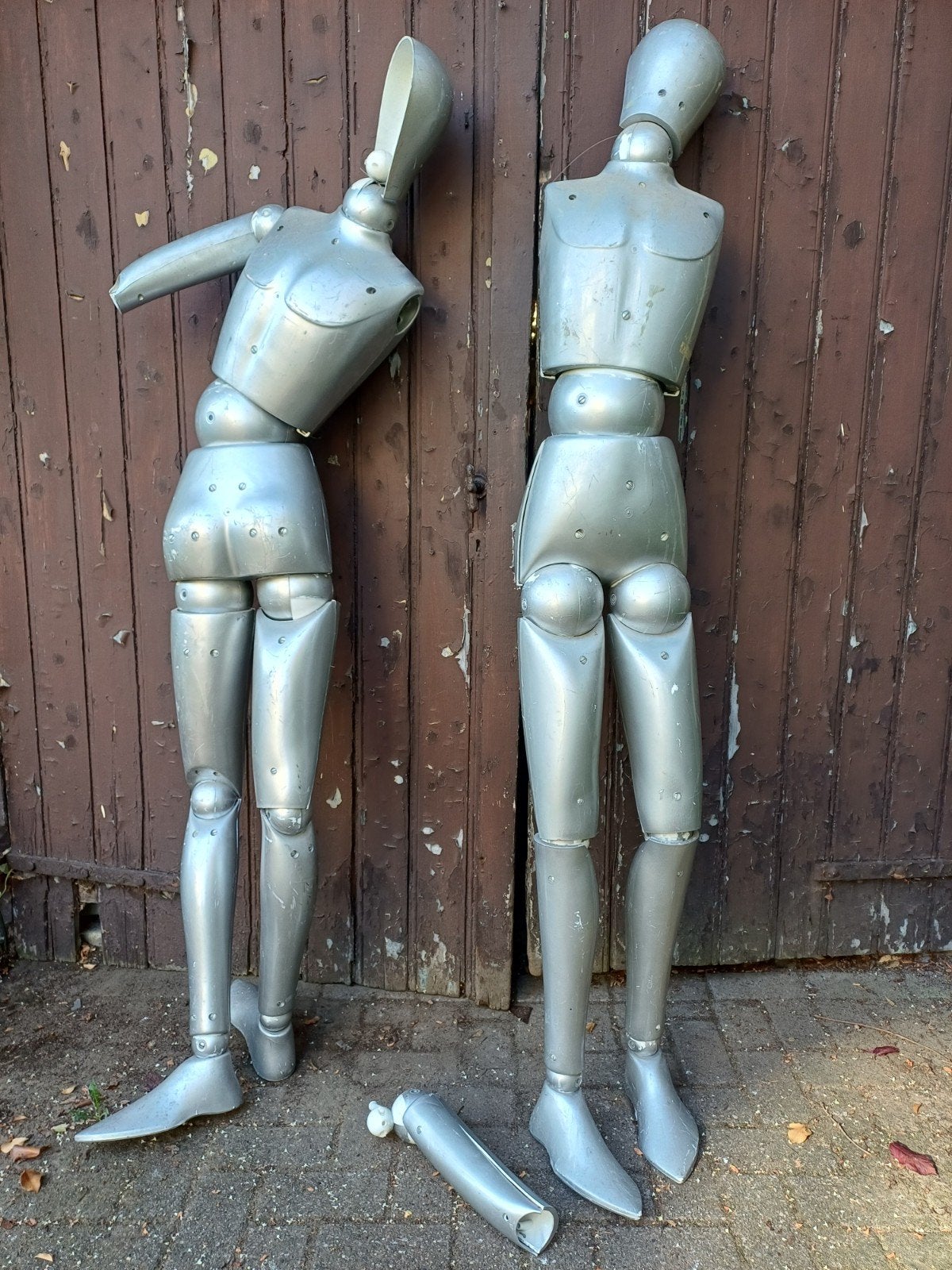 2 très grands mannequins italiens de l'ère spatiale - années, Enlèvement