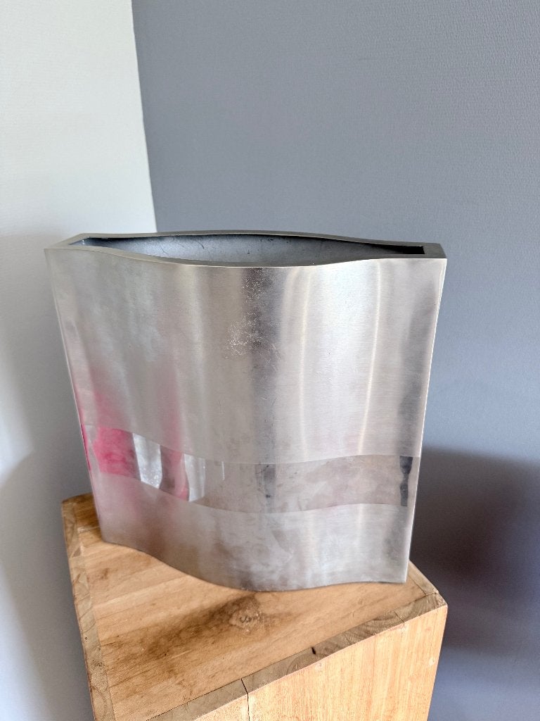 Grote design vaas – chroom – ovaal – originele prijs €149, Huis en Inrichting, 30 cm, Nieuw, Ophalen of Verzenden, Metaal