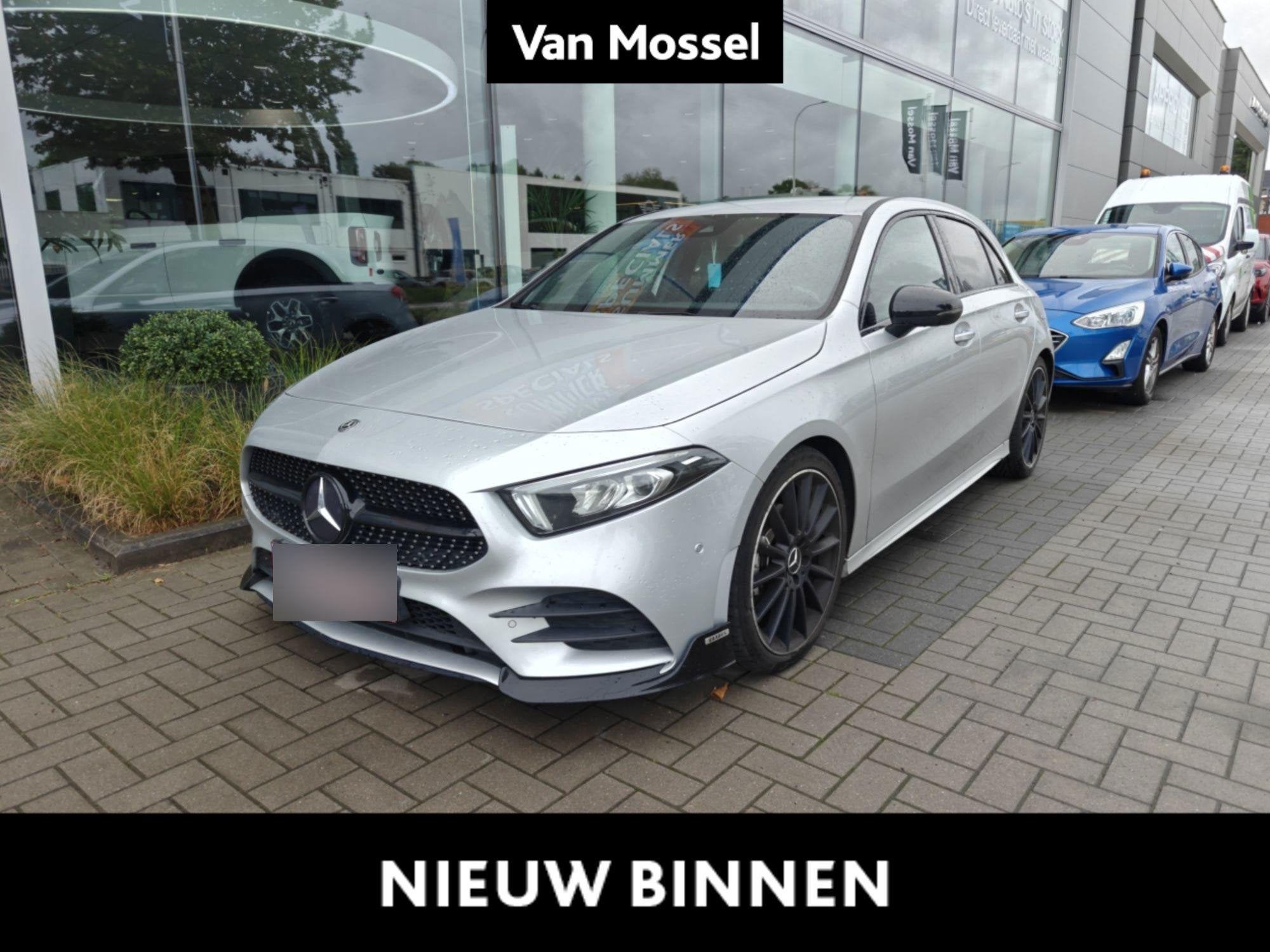 Mercedes-Benz A200 AMG LINE AMG VELGEN | BRABUS KIT | SFEERV, Auto's, Stof, Gebruikt, 4 cilinders, 120 kW