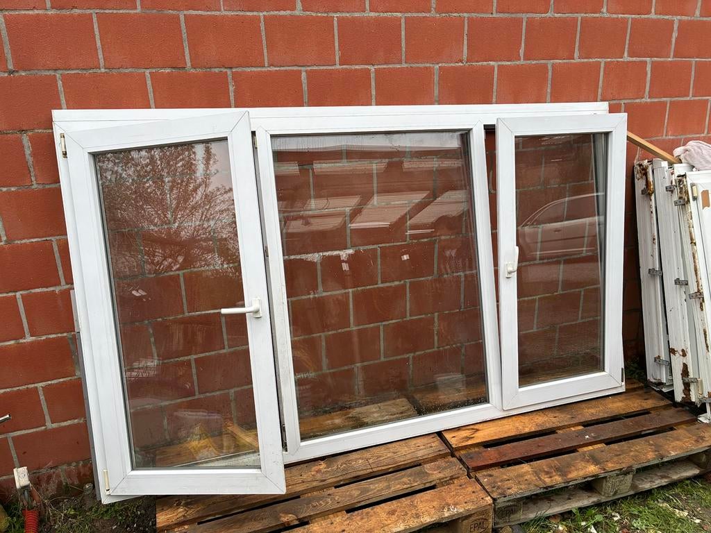 Driedelig raam PVC (247 x 150 cm), Ophalen, Gevelraam of Ruit, Gebruikt, 120 tot 160 cm