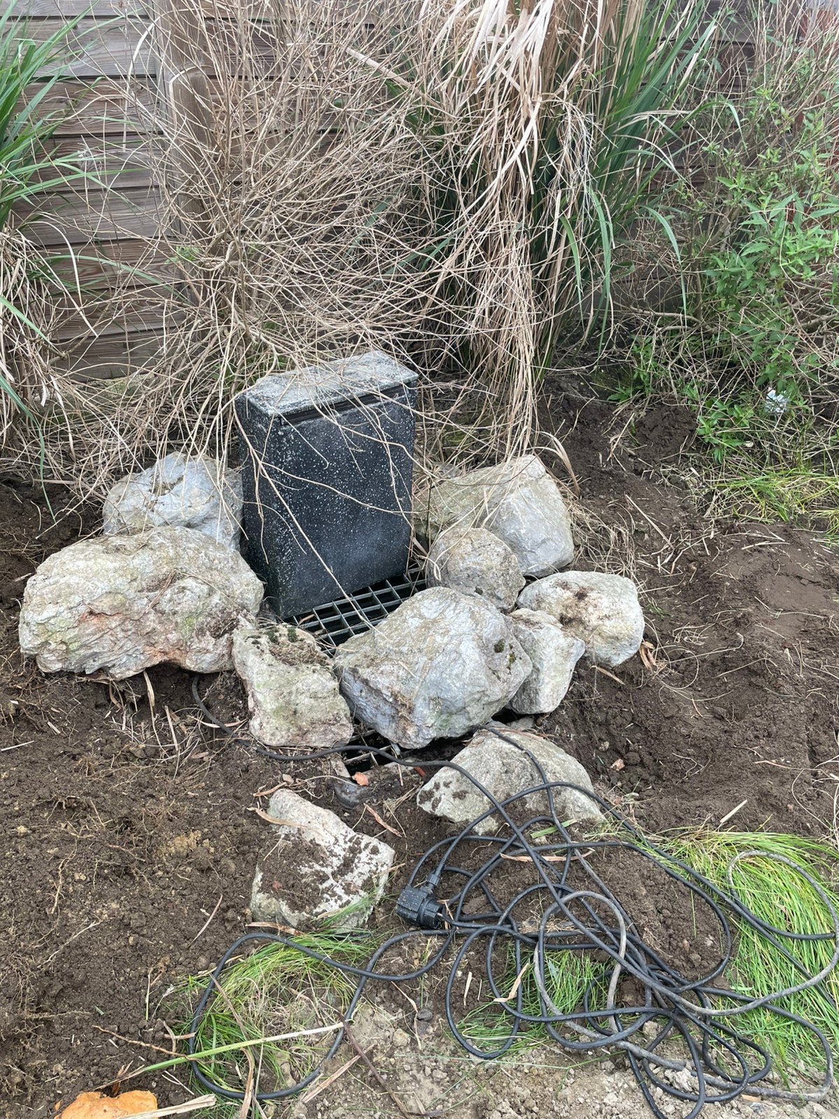 Waterval met pomp & bak voor in de grond, Tuin en Terras, Tuinwanddecoratie, Ophalen, Gebruikt