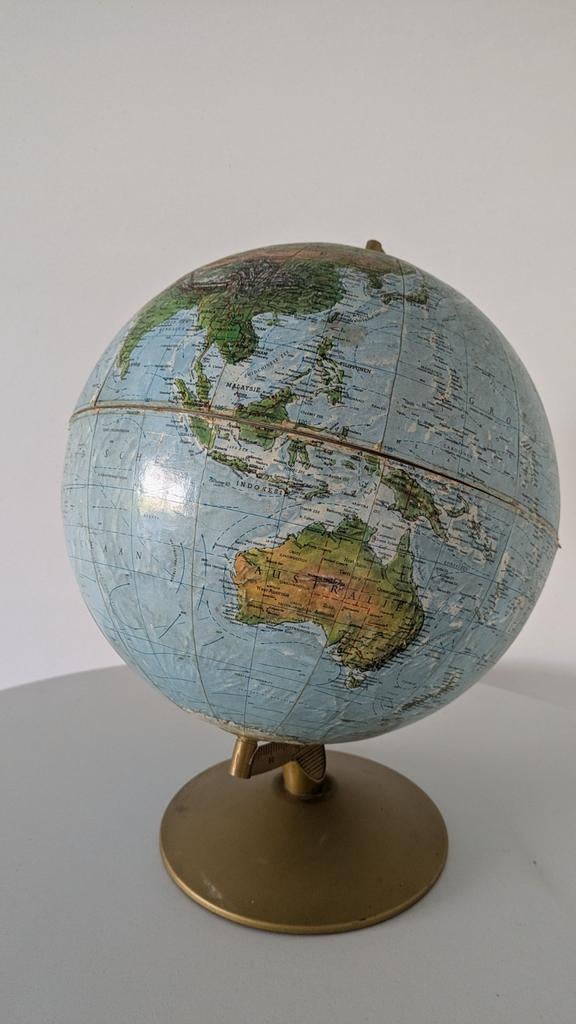 Jolie mappemonde/ Globe, Enlèvement