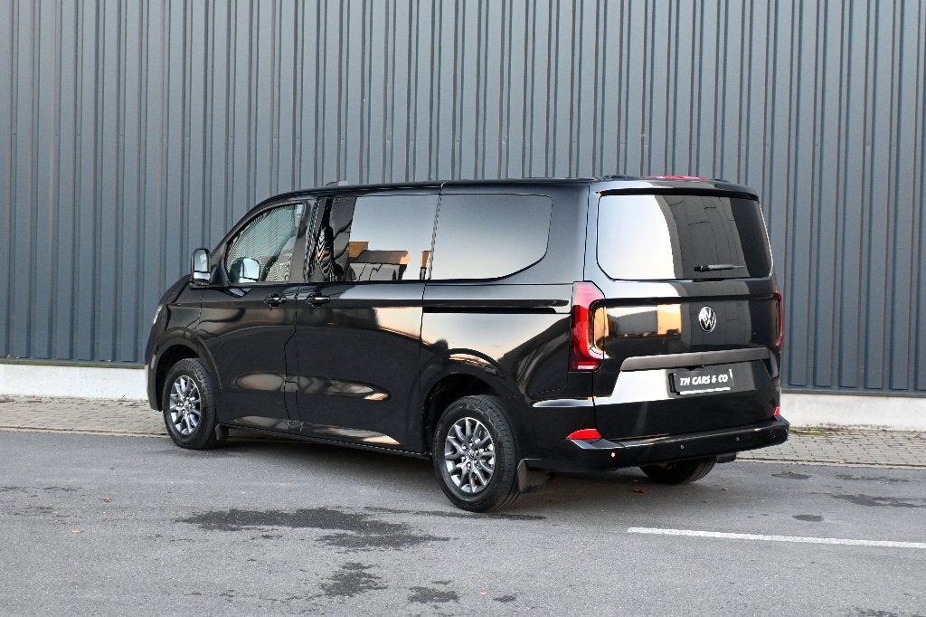 NEW VW Transporter T7 5 zit DSG, ACC, 360cam 2xschuifd, BTW, Auto's, Dealer onderhouden, 4 cilinders, 2500 kg, Zwart