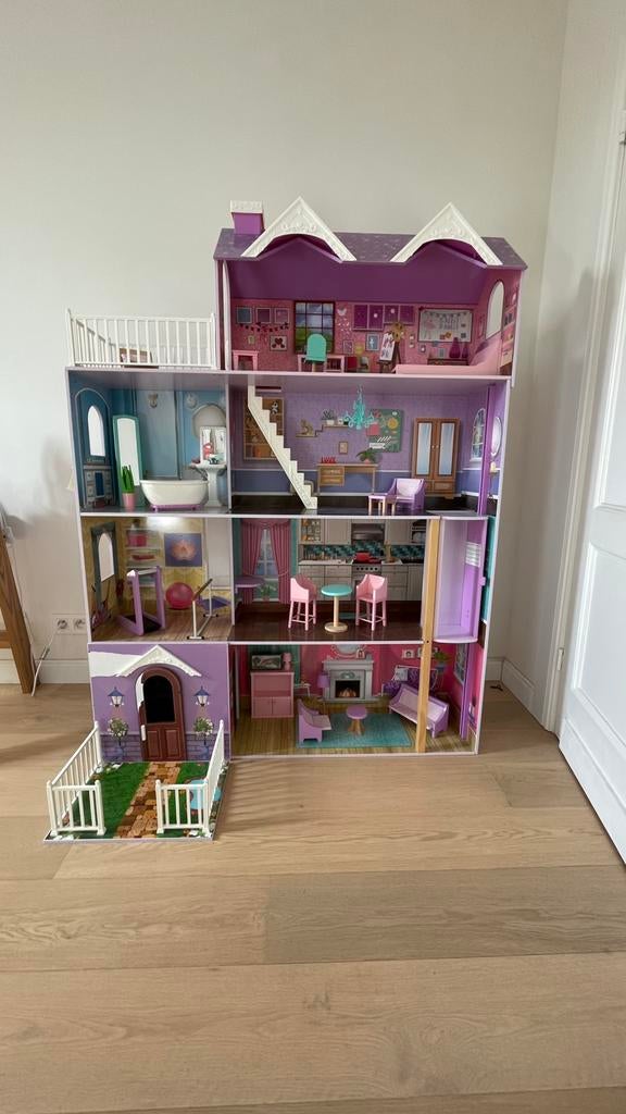 Barbiehuis te koop, Ophalen, Zo goed als nieuw, Poppenhuis