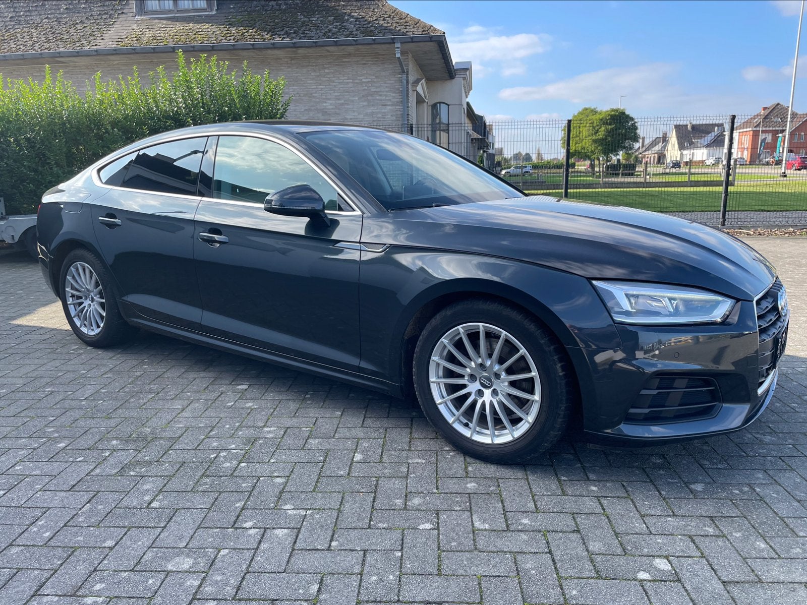 AUDI A5 2.0TFSI AUT SPORTBACK G-TRON LEDER NAVI XENON 17/18", 4 cilinders, 1984 cc, 1650 kg, Bedrijf