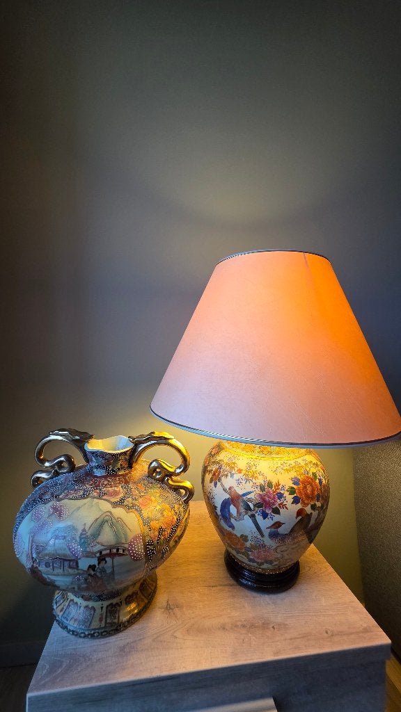 Vase et lampe chinois, Enlèvement