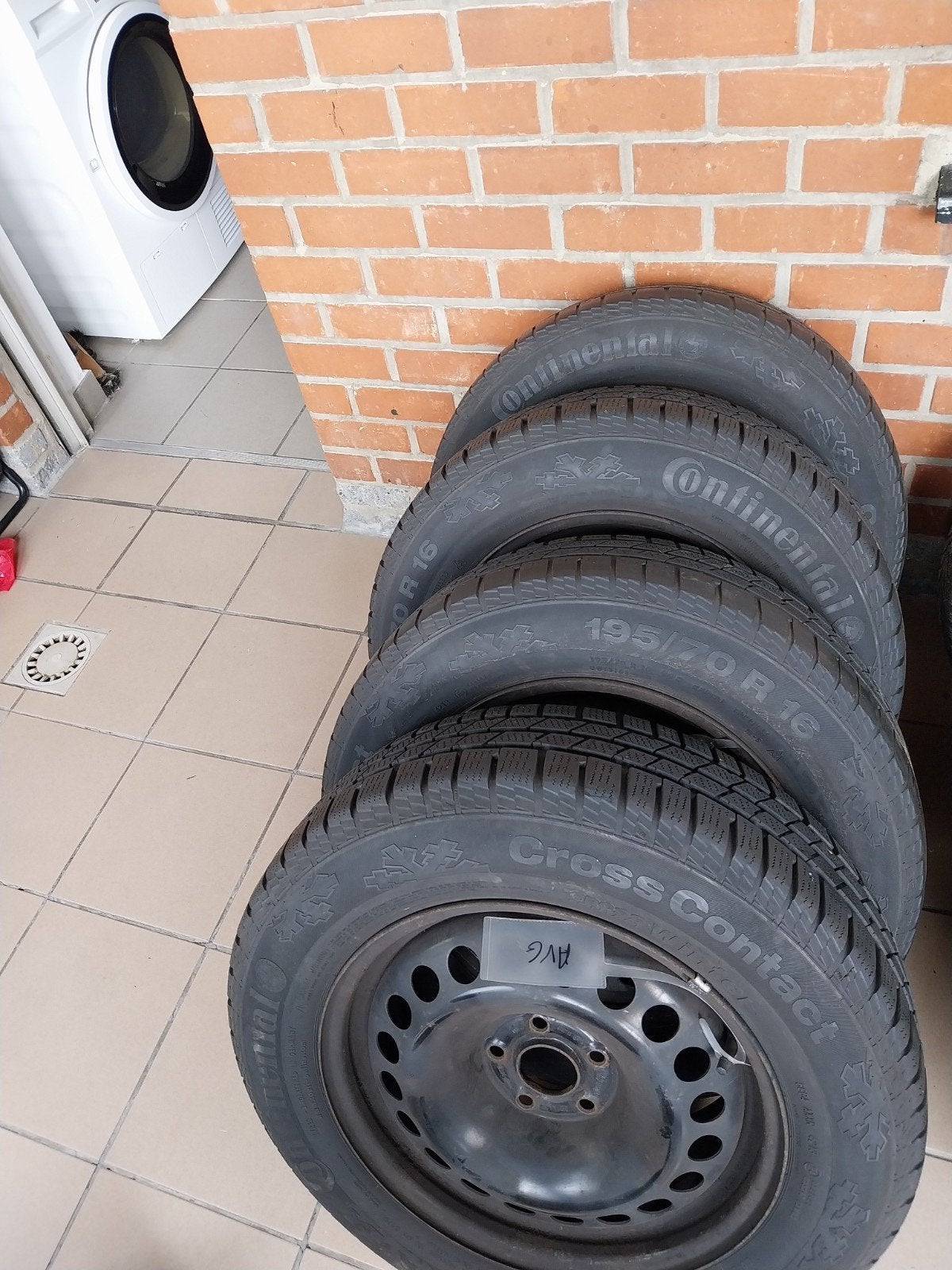 Opel mokka 2019 4 jantes en tole 16 pouces avec 2 bon pneus