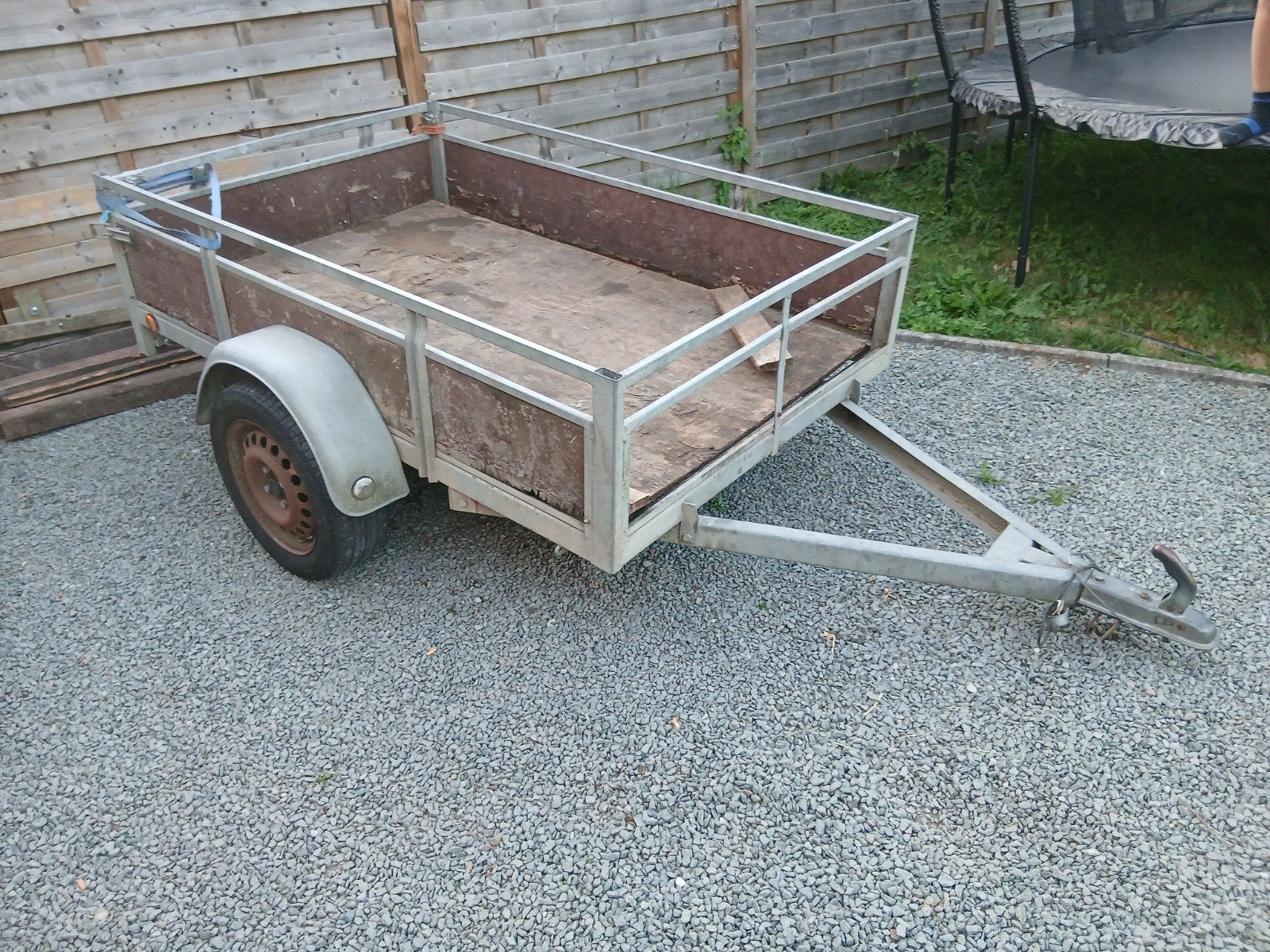 opknap aanhangwagen, Enlèvement